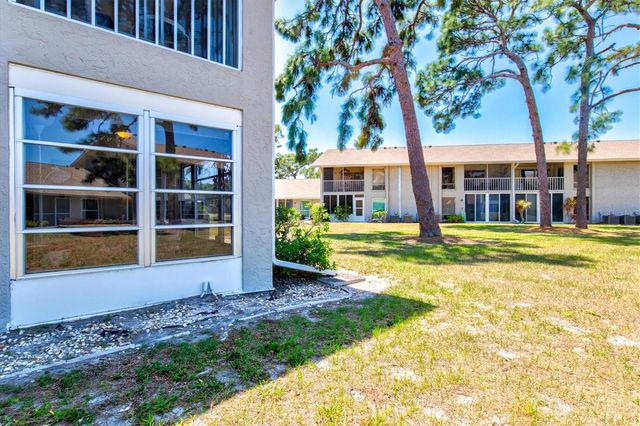 404 PINEBROOK CRESCENT 4, Venice, FL 34285