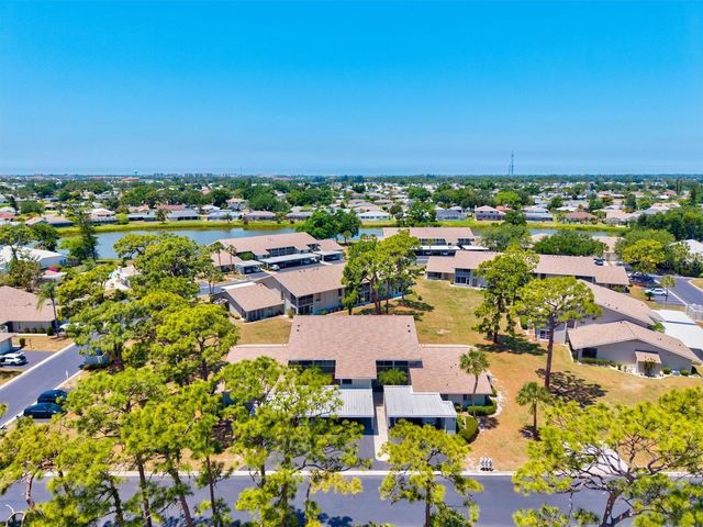 404 PINEBROOK CRESCENT 4, Venice, FL 34285