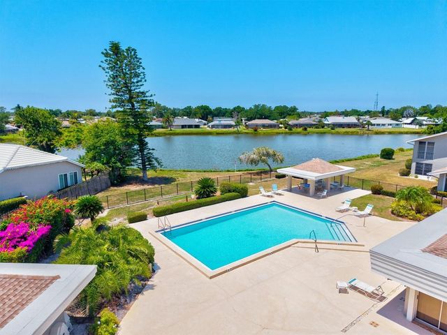 404 PINEBROOK CRESCENT 4, Venice, FL 34285