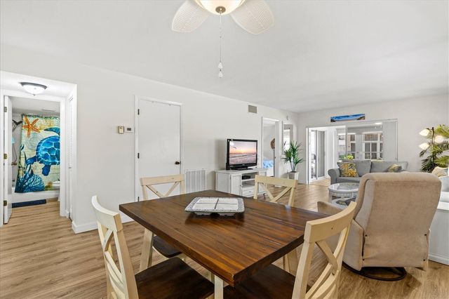 404 PINEBROOK CRESCENT 4, Venice, FL 34285