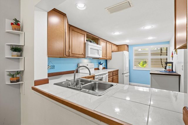 404 PINEBROOK CRESCENT 4, Venice, FL 34285