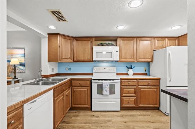 404 PINEBROOK CRESCENT 4, Venice, FL 34285