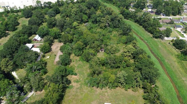 7705 Rankin Rd, Humble, TX 77396