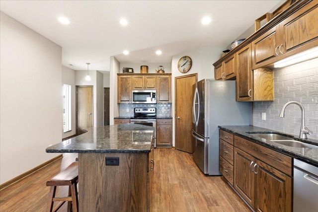 5316 HARDINGS LANDING Road, Council Bluffs, IA 51501