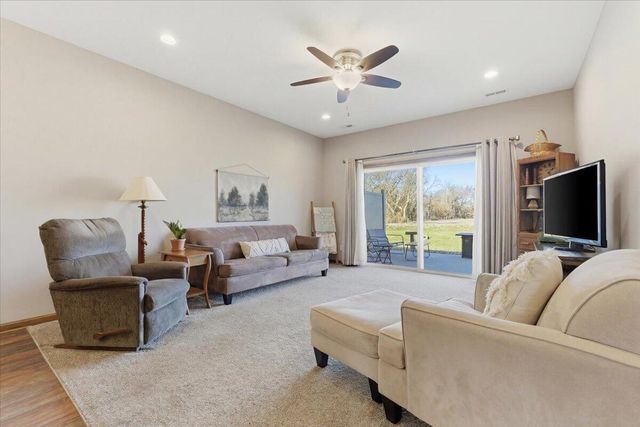 5316 HARDINGS LANDING Road, Council Bluffs, IA 51501