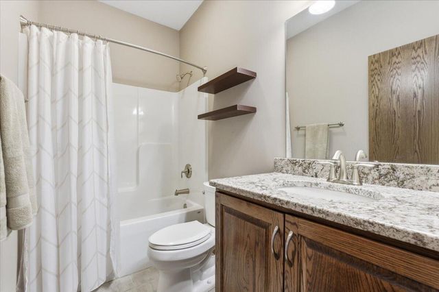 5316 HARDINGS LANDING Road, Council Bluffs, IA 51501