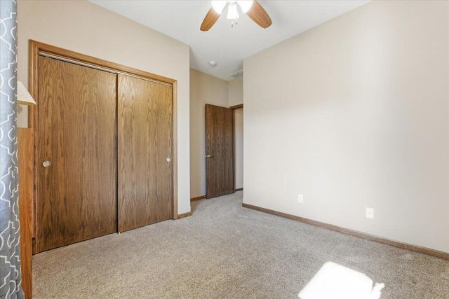 5316 HARDINGS LANDING Road, Council Bluffs, IA 51501