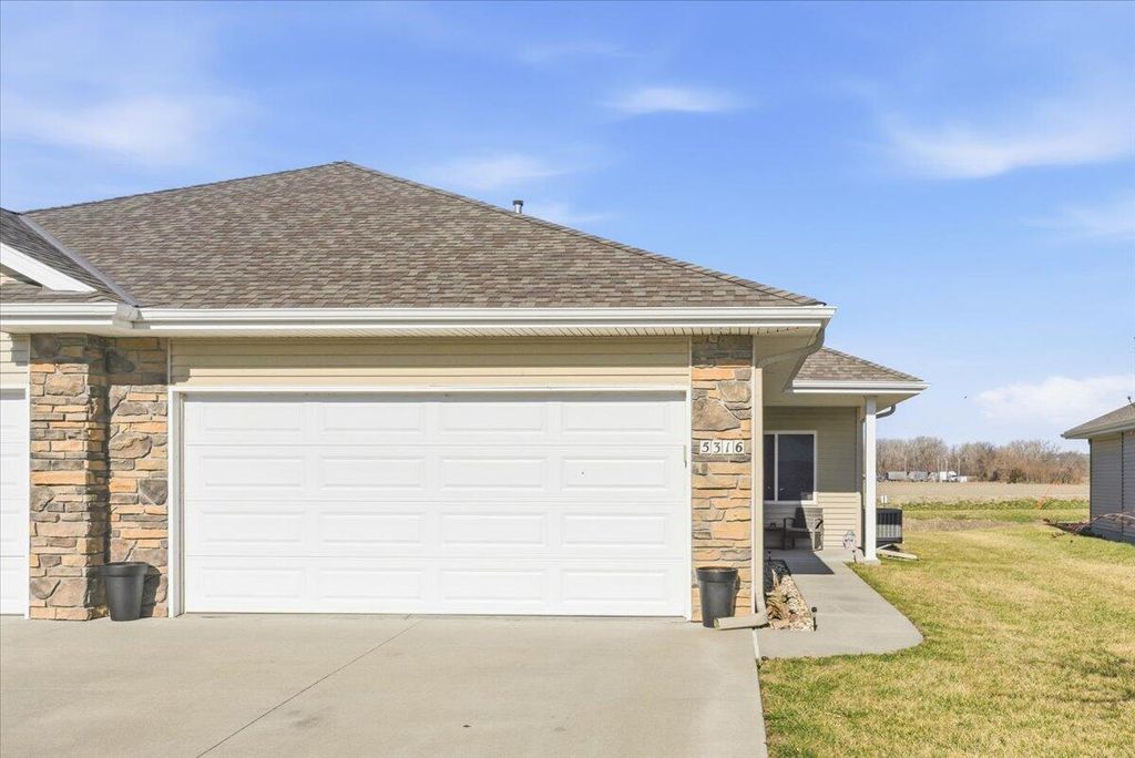 5316 HARDINGS LANDING Road, Council Bluffs, IA 51501