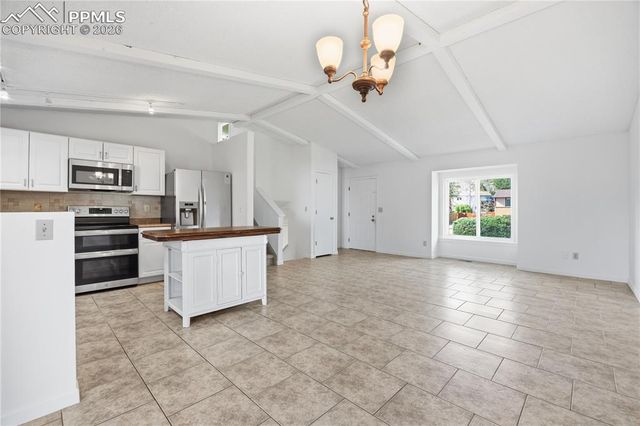 912 Amsterdam Drive, Colorado Springs, CO 80907