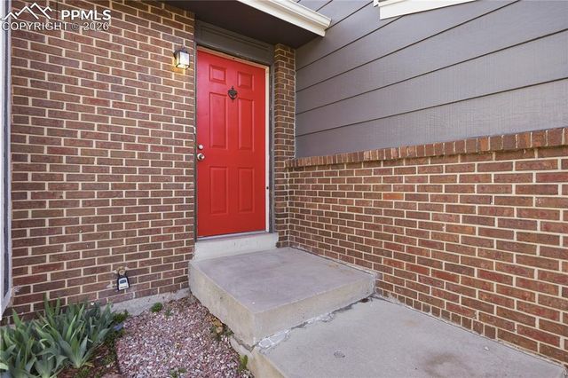 912 Amsterdam Drive, Colorado Springs, CO 80907