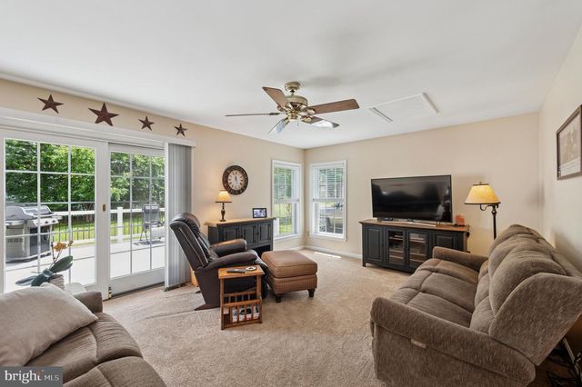 108 CARRIAGE LN, Aston, PA 19014