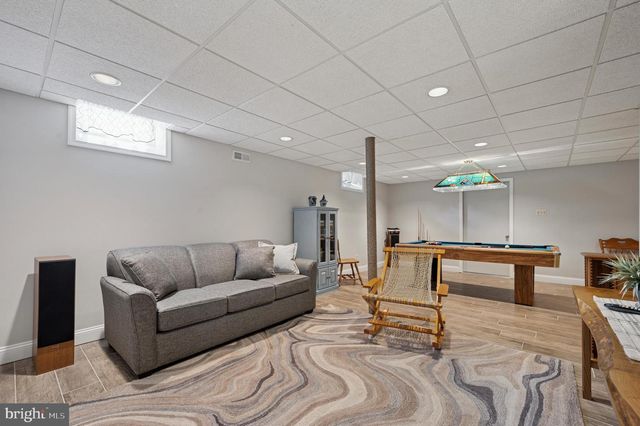 108 CARRIAGE LN, Aston, PA 19014