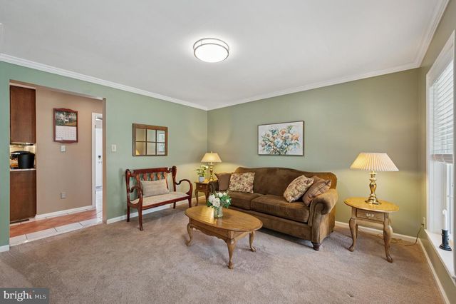108 CARRIAGE LN, Aston, PA 19014