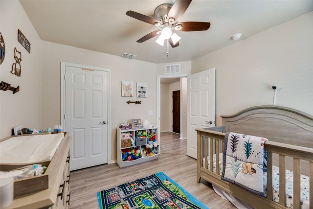 1505 Waggoner Drive, Aubrey, TX 76227