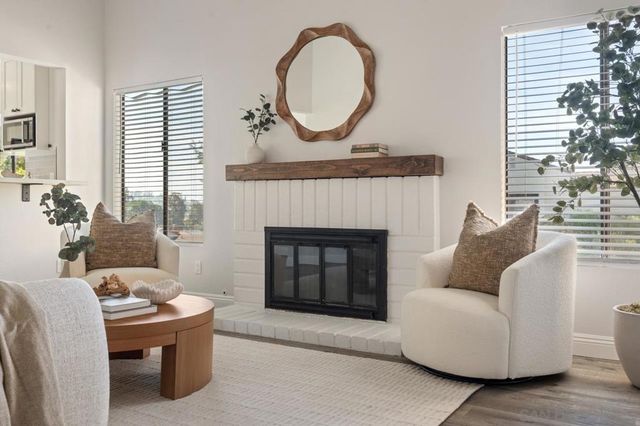2053 Golden Circle Dr, Escondido, CA 92026