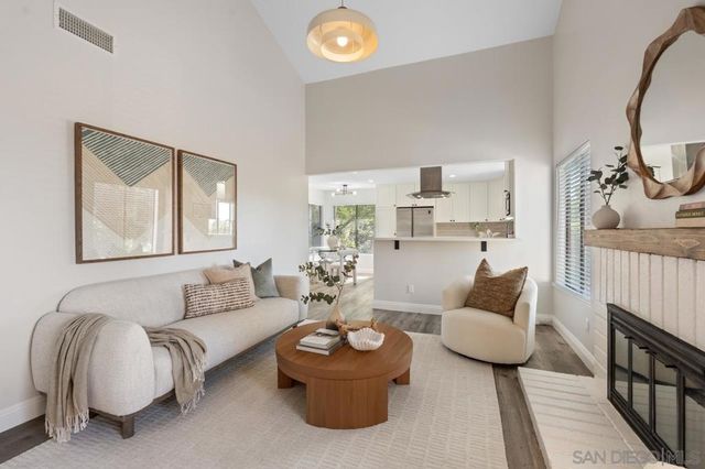 2053 Golden Circle Dr, Escondido, CA 92026