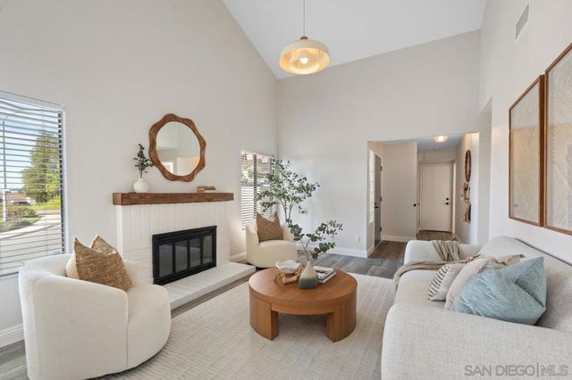 2053 Golden Circle Dr, Escondido, CA 92026