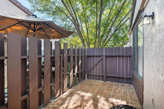2053 Golden Circle Dr, Escondido, CA 92026