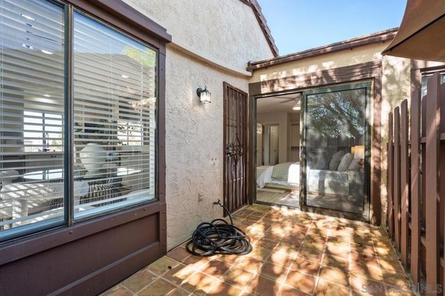 2053 Golden Circle Dr, Escondido, CA 92026