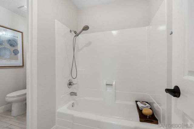 2053 Golden Circle Dr, Escondido, CA 92026