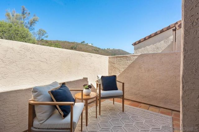 2053 Golden Circle Dr, Escondido, CA 92026