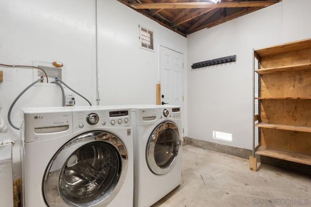 2053 Golden Circle Dr, Escondido, CA 92026