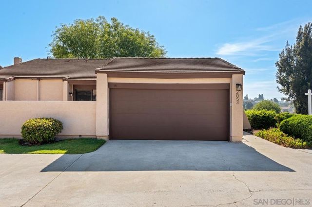 2053 Golden Circle Dr, Escondido, CA 92026