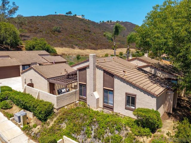 2053 Golden Circle Dr, Escondido, CA 92026