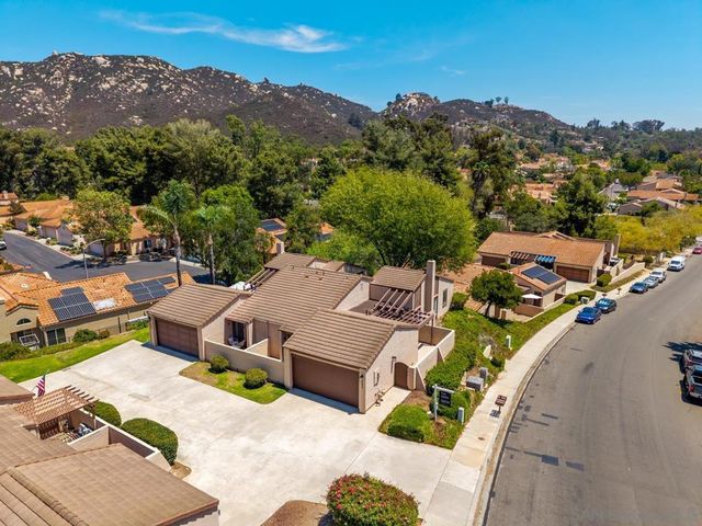 2053 Golden Circle Dr, Escondido, CA 92026