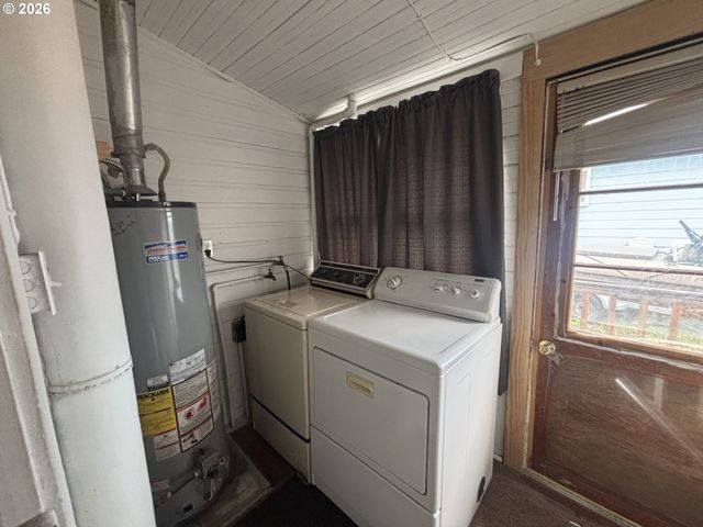 2208 CEDAR St, La Grande, OR 97850