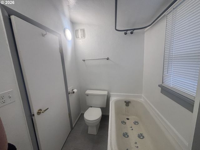 2208 CEDAR St, La Grande, OR 97850