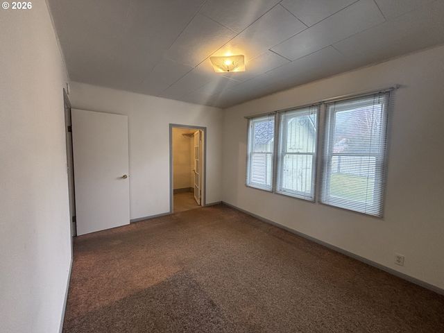 2208 CEDAR St, La Grande, OR 97850