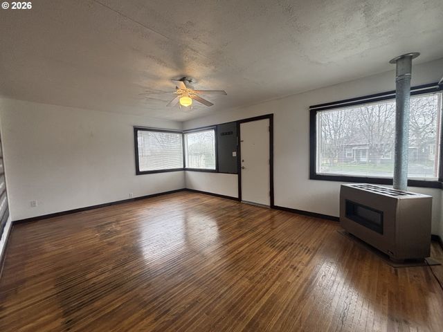 2208 CEDAR St, La Grande, OR 97850