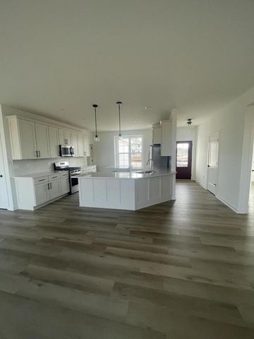 596 Twin Creeks DRIVE, Dousman, WI 53118