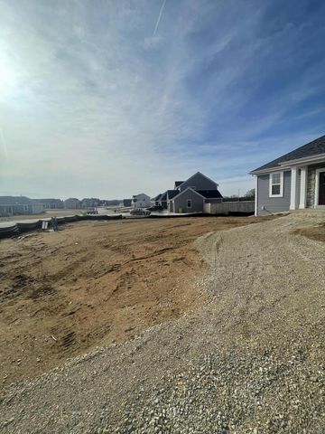 596 Twin Creeks DRIVE, Dousman, WI 53118