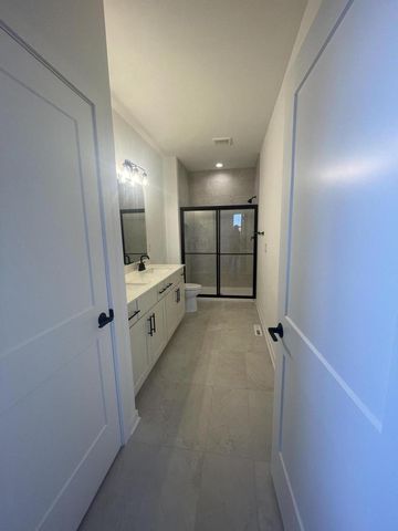 596 Twin Creeks DRIVE, Dousman, WI 53118