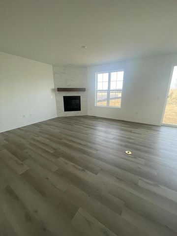 596 Twin Creeks DRIVE, Dousman, WI 53118