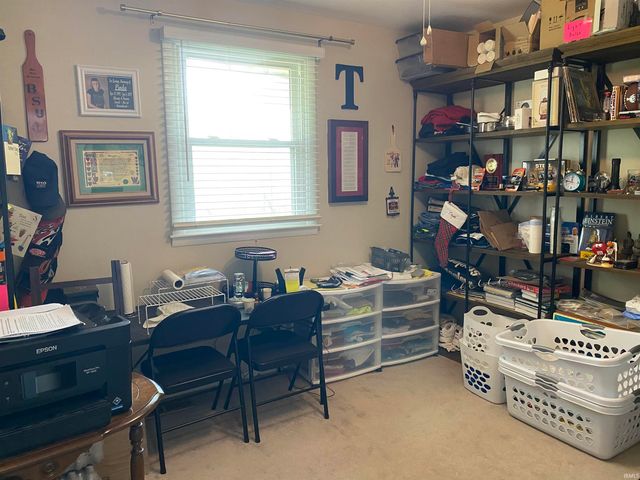 9200 W Lonebeech Drive, Muncie, IN 47304