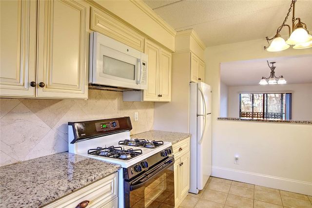 175 Hoffman Avenue 102, Cranston, RI 02920