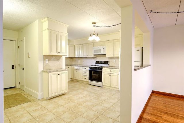 175 Hoffman Avenue 102, Cranston, RI 02920