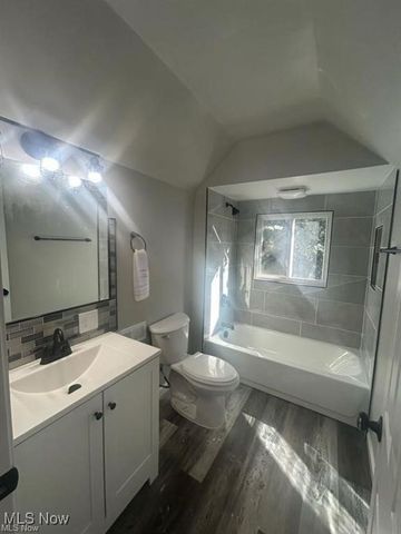 3007 Barber Avenue, Cleveland, OH 44113