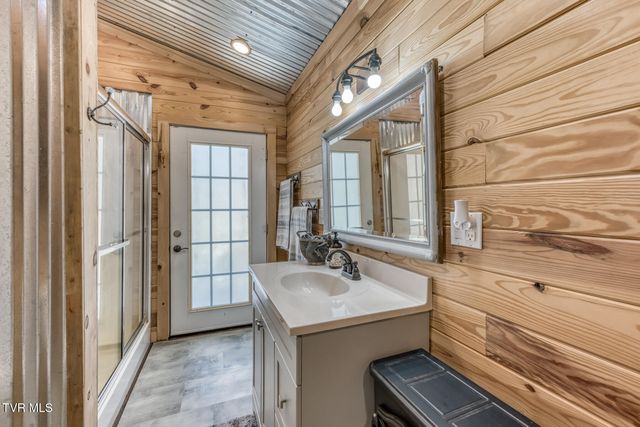 633 T Greer Road, Mountain City, TN 37683