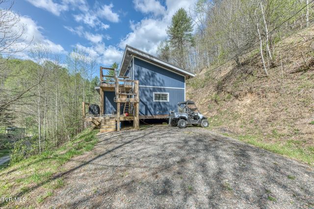 633 T Greer Road, Mountain City, TN 37683