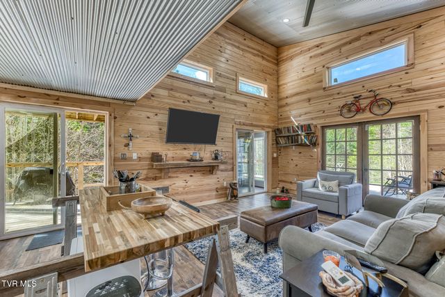 633 T Greer Road, Mountain City, TN 37683