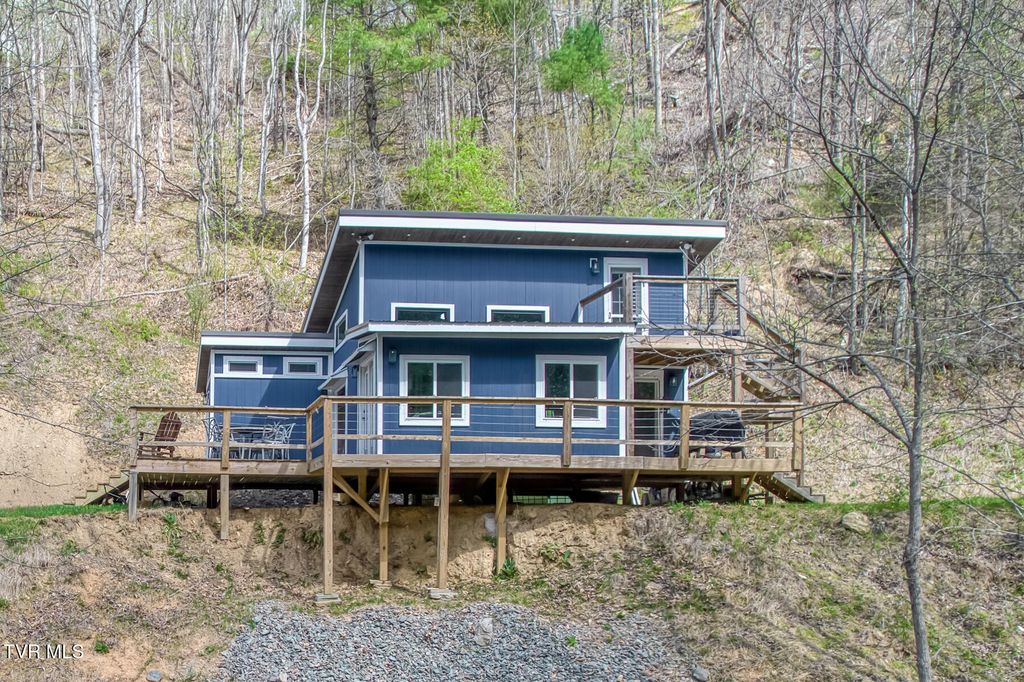 633 T Greer Road, Mountain City, TN 37683