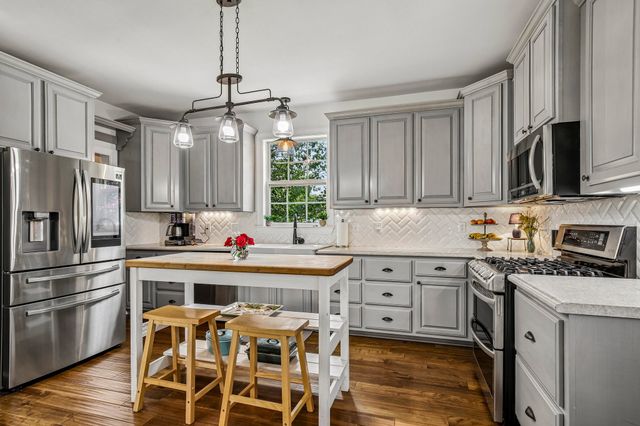 2409 Sylvia Rd, Dickson, TN 37055