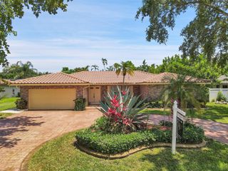 453 NW 101st Ave, Coral Springs, FL 33071