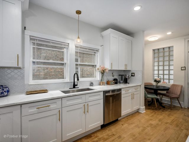 3742 Clinton Avenue, Berwyn, IL 60402