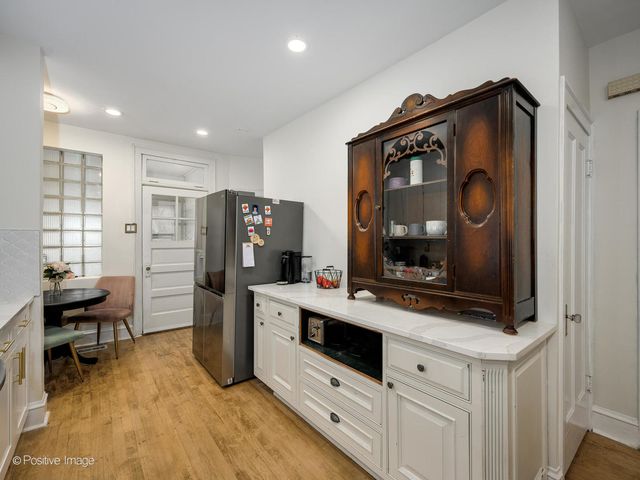 3742 Clinton Avenue, Berwyn, IL 60402