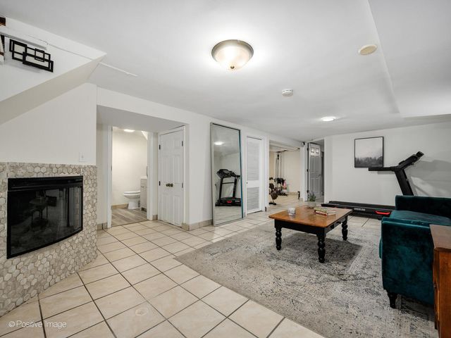 3742 Clinton Avenue, Berwyn, IL 60402